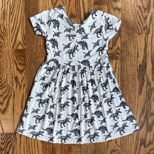 Kate Quinn bamboo dinosaur dress, size 3T. Great condition, some pilling.